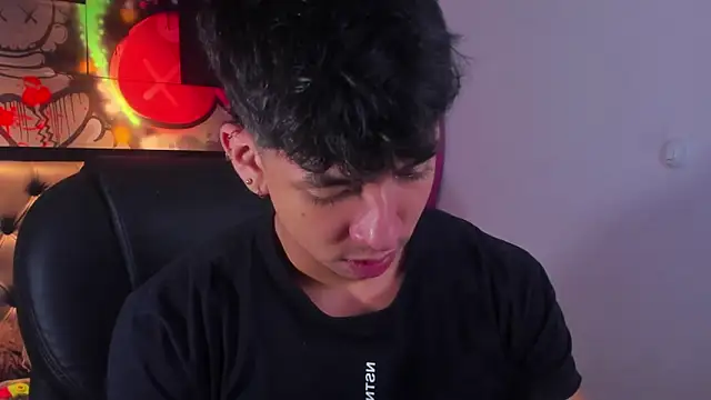 ISAAC CRYSTON online show from September 2025 08:10:01 PM