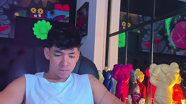 ISAAC CRYSTON online show from October 2025 08:17:01 PM