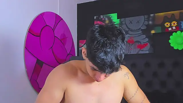 ISAAC CRYSTON online show from October 2025 07:24:01 PM