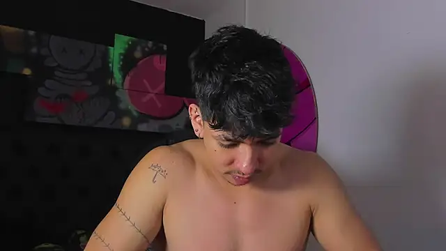 ISAAC CRYSTON online show from October 2025 07:25:01 PM