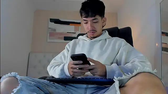 ISAAC CRYSTON online show from December 2025 07:43:02 PM