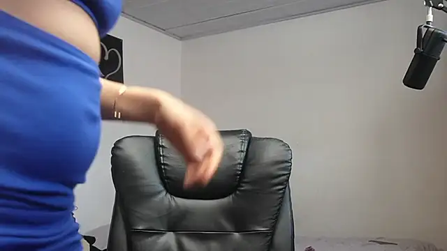 AliciaNess7 online show from July 2026 08:11:01 PM