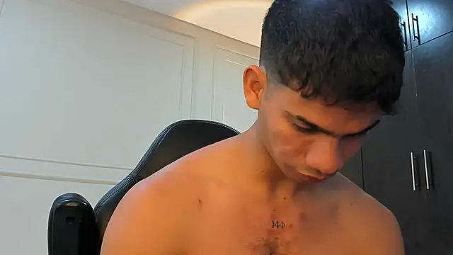 ANDRES STUD online show from April 2026 06:38:01 AM