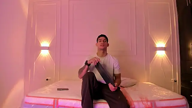 Snapshot of ANDRES_STUD chatting on June 2026 03:39:01 AM ANDRES STUD online show from June 2026 03:39:01 AM