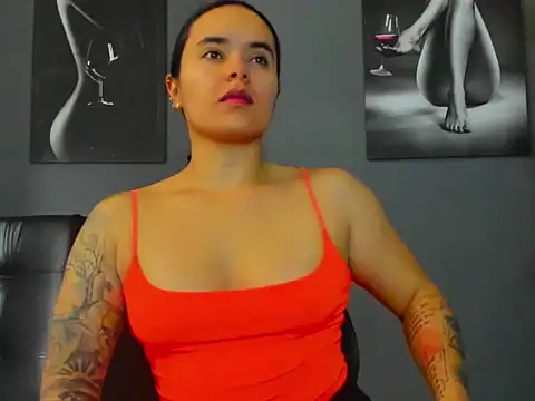 karlyjons12 online show from November 2025 12:41:02 PM