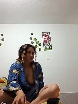 jeans and emma online show from November 2025 12:54:02 AM