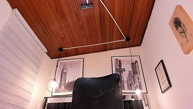 tylla  online show from September 2025 02:59:01 AM