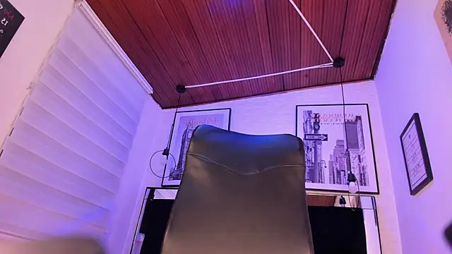 tylla  online show from December 2025 03:38:02 AM