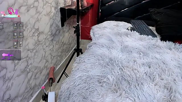 IVISBOUNCYASS online show from April 2026 12:52:02 PM