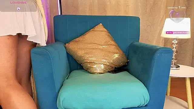 sophia dumont online show from November 2025 01:17:01 AM