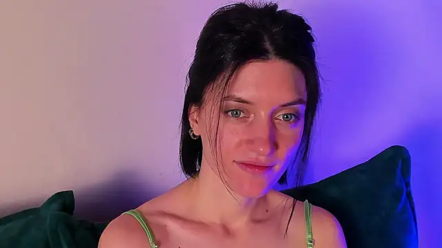 Snapshot of roxy_riot_ chatting on February 2025 07:49:02 AM roxy riot  online show from February 2025 07:49:02 AM