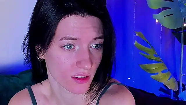 Snapshot of roxy_riot_ chatting on February 2025 04:41:02 AM roxy riot  online show from February 2025 04:41:02 AM