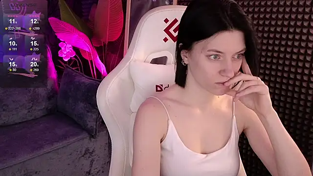 Snapshot of roxy_riot_ chatting on September 2025 01:33:02 AM roxy riot  online show from September 2025 01:33:02 AM