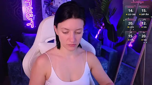 roxy riot  online show from March 2026 01:27:02 AM