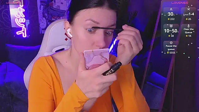 roxy riot  online show from April 2026 01:33:01 AM