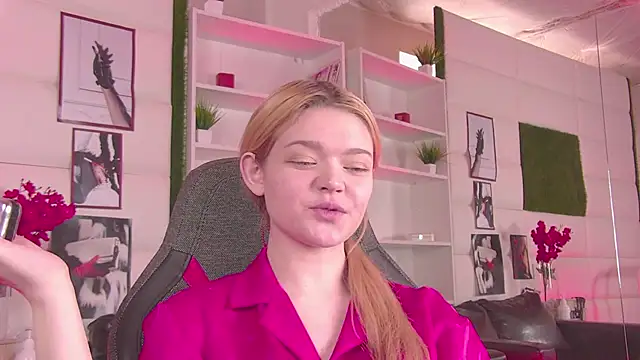 AdeleCartier online show from March 2025 05:53:01 AM