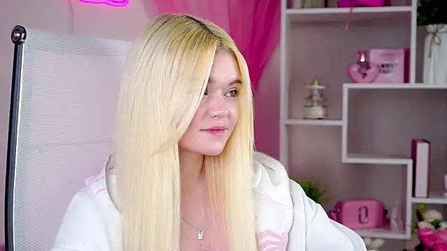 AdeleCartier online show from April 2026 12:55:02 AM