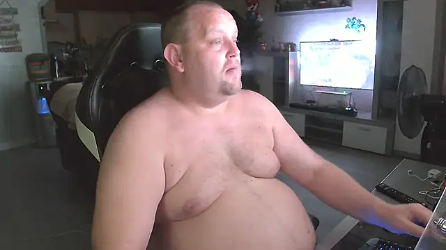 Hotfire-112 online show from May 2026 10:48:01 PM