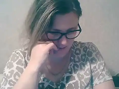MerryLaCherry online show from November 2025 02:14:01 AM