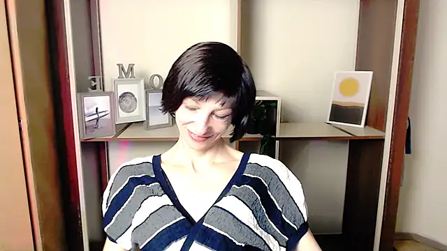  AngeliaFlow  online show from October 2025 06:42:02 AM