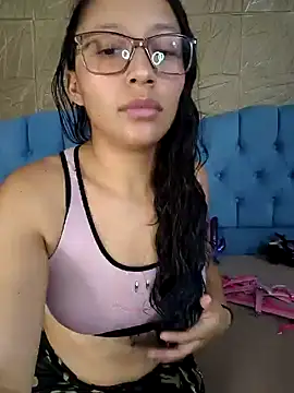 Snapshot of isabella_beauty_01 chatting on February 2025 01:01:01 PM isabella beauty 01 online show from February 2025 01:01:01 PM