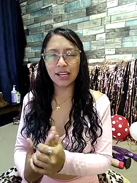 Snapshot of isabella_beauty_01 chatting on February 2025 01:05:02 PM isabella beauty 01 online show from February 2025 01:05:02 PM