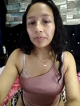 Snapshot of isabella_beauty_01 chatting on February 2025 04:10:01 PM isabella beauty 01 online show from February 2025 04:10:01 PM