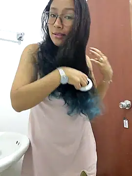 Snapshot of isabella_beauty_01 chatting on February 2025 01:25:02 PM isabella beauty 01 online show from February 2025 01:25:02 PM