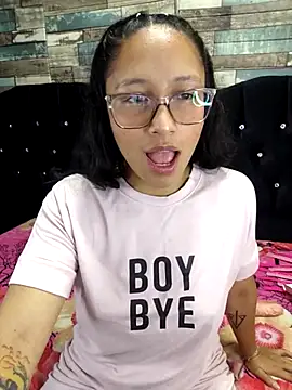 Snapshot of isabella_beauty_01 chatting on March 2025 01:06:02 PM isabella beauty 01 online show from March 2025 01:06:02 PM