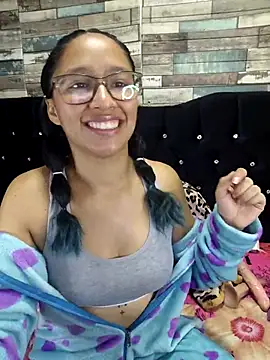 Snapshot of isabella_beauty_01 chatting on March 2025 01:40:01 PM isabella beauty 01 online show from March 2025 01:40:01 PM