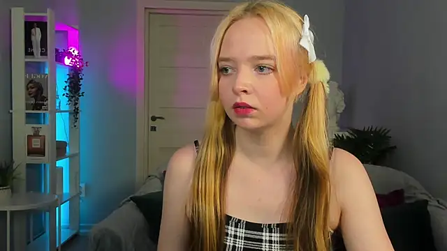 Snapshot of Bellla_Murrr chatting on February 2025 08:53:01 PM Bellla Murrr online show from February 2025 08:53:01 PM