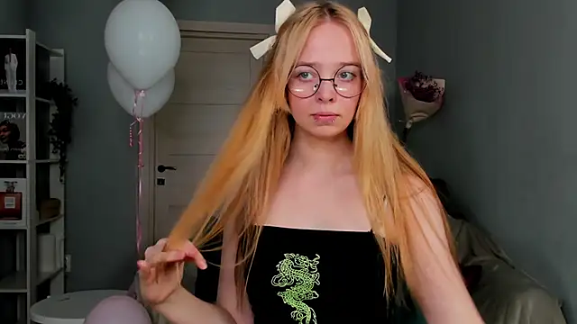 Snapshot of Bellla_Murrr chatting on March 2025 04:07:02 PM Bellla Murrr online show from March 2025 04:07:02 PM