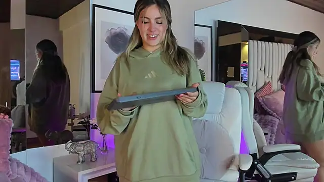 Cloee Rainbow1 online show from March 2026 11:58:01 AM