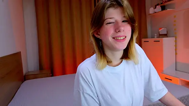 Bella amory online show from October 2025 03:13:02 PM