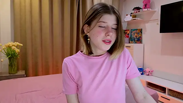 Bella amory online show from February 2026 10:00:02 PM