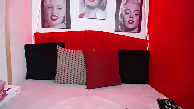 Snapshot of Tiana_Ebony18 chatting on March 2026 12:00:02 PM Tiana Ebony18 online show from March 2026 12:00:02 PM