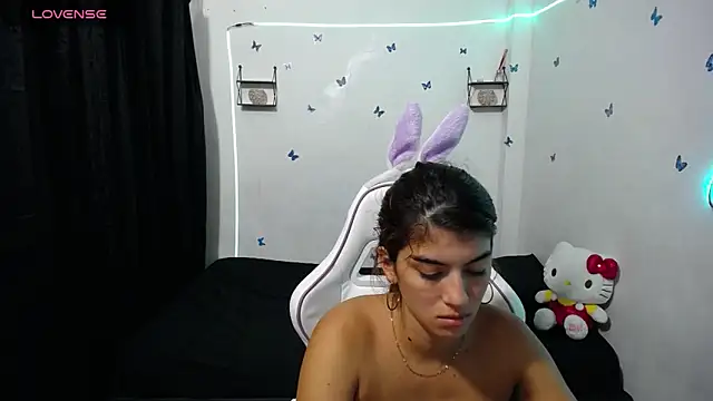 Snapshot of hello_kityy25 chatting on February 2025 01:56:01 AM hello kityy25 online show from February 2025 01:56:01 AM