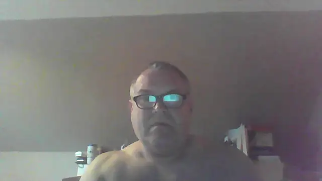 mkestr69 online show from April 2026 06:06:01 PM