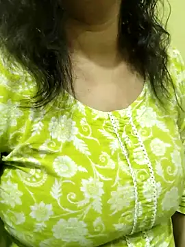 Snapshot of Your_cutiepie_ chatting on November 2025 06:20:01 PM Your cutiepie online show from November 2025 06:20:01 PM