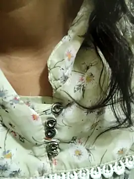 Snapshot of Your_cutiepie_ chatting on December 2025 05:53:01 PM Your cutiepie online show from December 2025 05:53:01 PM