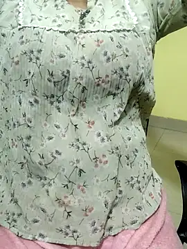 Snapshot of Your_cutiepie_ chatting on February 2026 12:28:01 PM Your cutiepie online show from February 2026 12:28:01 PM