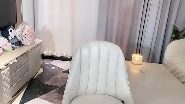 Snapshot of Moonccoi chatting on November 2025 01:11:01 PM Moonccoi online show from November 2025 01:11:01 PM