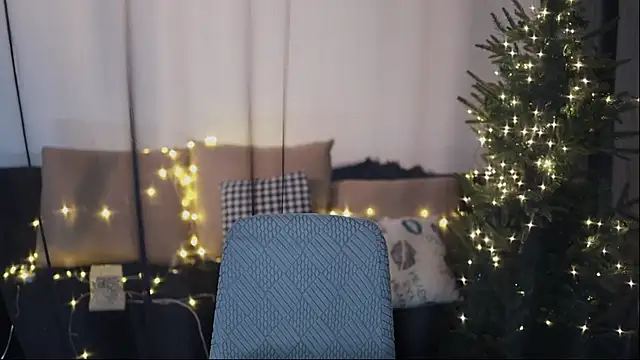 Snapshot of Moonccoi chatting on February 2026 12:54:01 PM Moonccoi online show from February 2026 12:54:01 PM