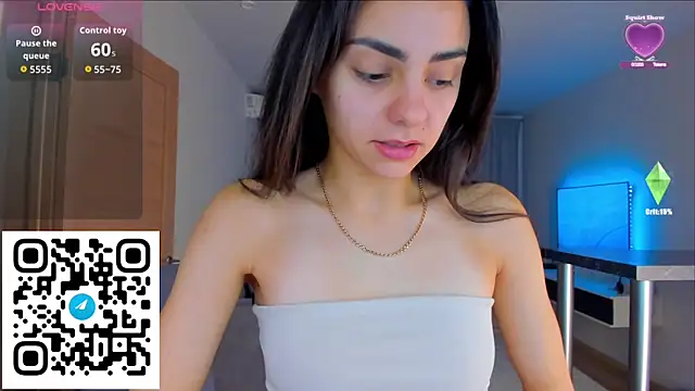 EmiliaZen online show from November 2025 01:00:02 PM