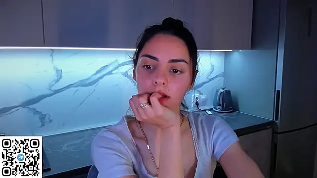 EmiliaZen online show from June 2026 08:41:02 PM