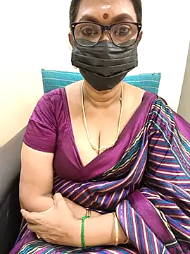 Snapshot of niiveditha chatting on February 2025 04:30:02 PM niiveditha online show from February 2025 04:30:02 PM