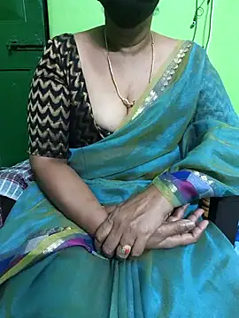 Snapshot of niiveditha chatting on March 2025 10:06:01 PM niiveditha online show from March 2025 10:06:01 PM