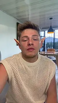 Angel Montiell online show from October 2025 10:11:02 PM