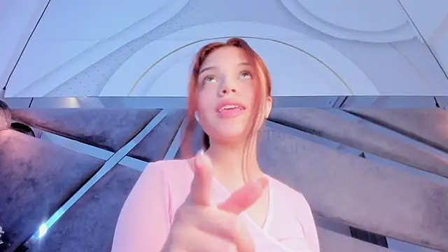 Giselle Lauren online show from October 2025 08:09:02 PM