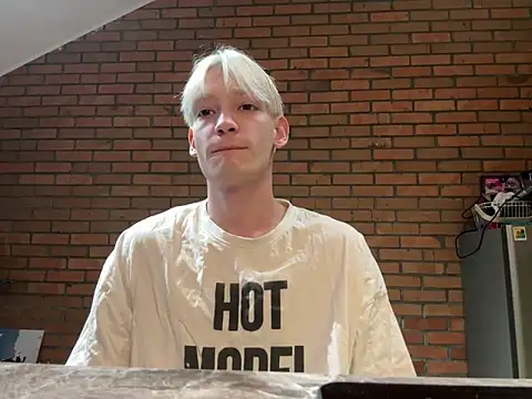 Julian wins online show from February 2025 11:23:02 AM